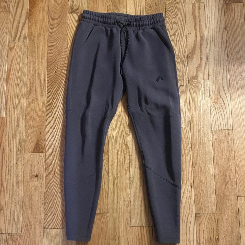 Alphalete Dark Gray Women’s Jogger Pants